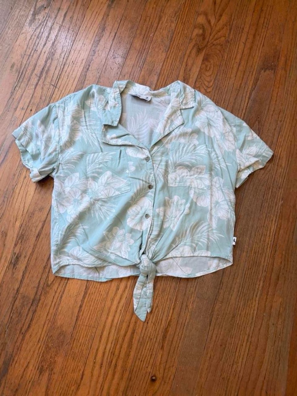 Hollister Mint Green Floral Tie-Front Button-Down Top